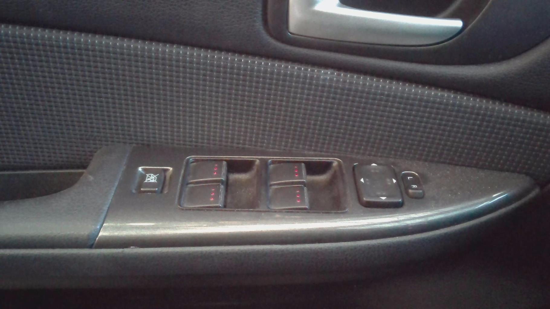 Interruptor de elevalunas delantero izquierdo