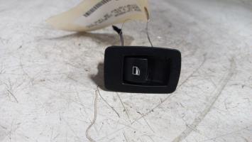 Interruptor de elevalunas delantero derecho