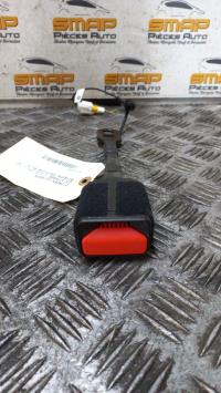 Attache ceinture avant droit