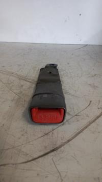 Attache ceinture avant droit