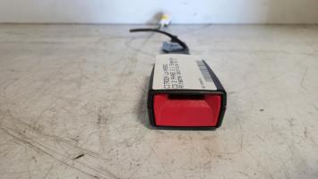 Attache ceinture avant gauche