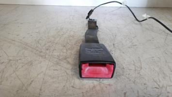 Attache ceinture avant gauche