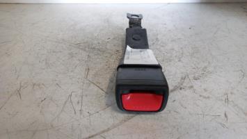 Attache ceinture avant droit