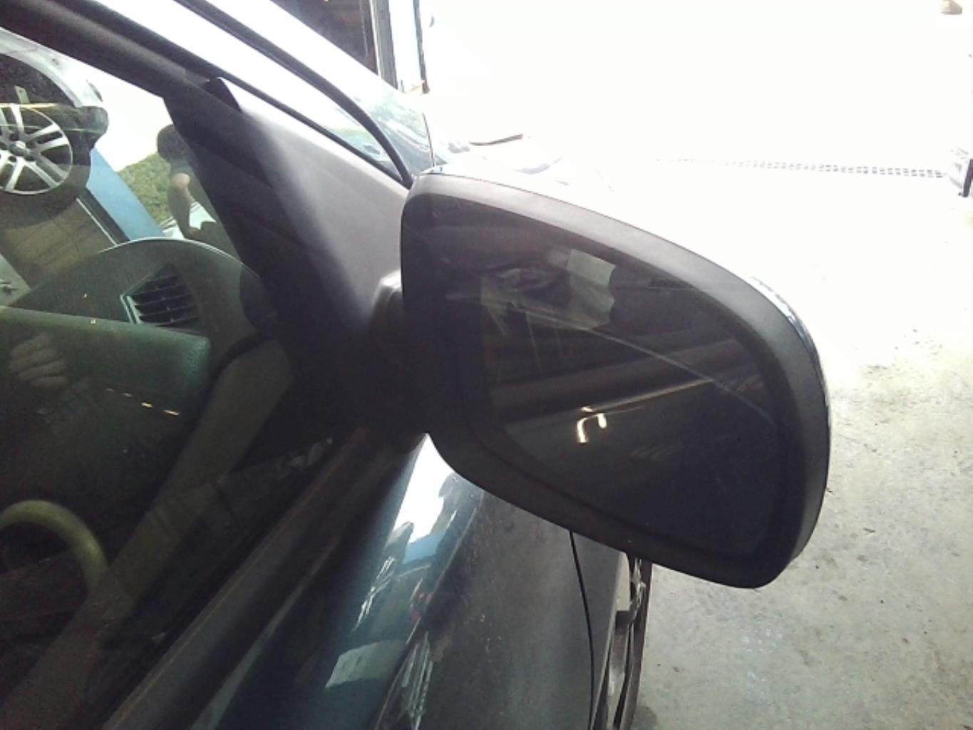 Retrovisor derecho