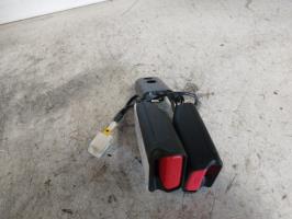Attache ceinture arriere droit