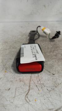 Attache ceinture avant gauche