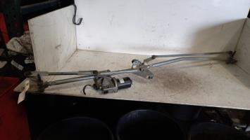 Motore tergicristallo anteriore