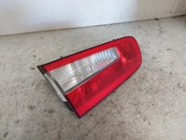 Luz trasera secundaria izquierda (luces)