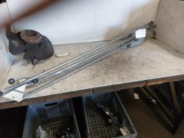 Moteur essuie glace avant