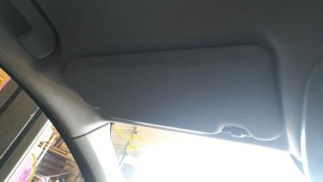 Pare soleil gauche
