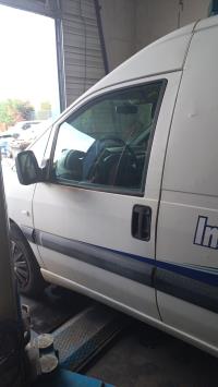 Porte avant gauche