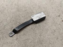 Attache ceinture avant gauche