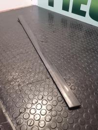 Baguette de porte avant gauche