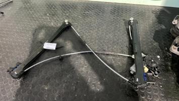 Moteur leve vitre avant droit