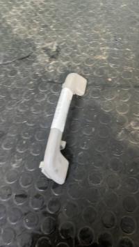 Poignee de maintien avant droit