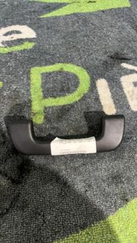 Poignee de maintien avant gauche