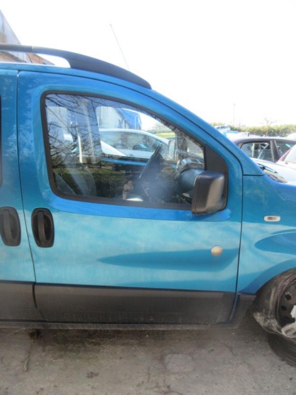Porte avant droit
