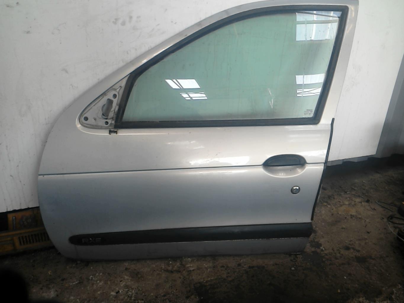 Porte avant gauche