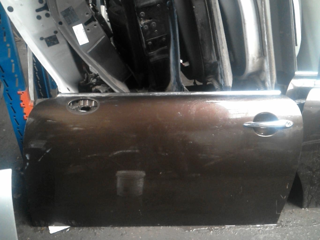 Porte avant gauche