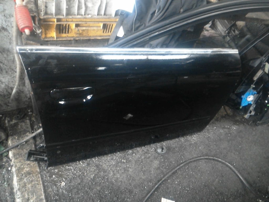 Porte avant droit