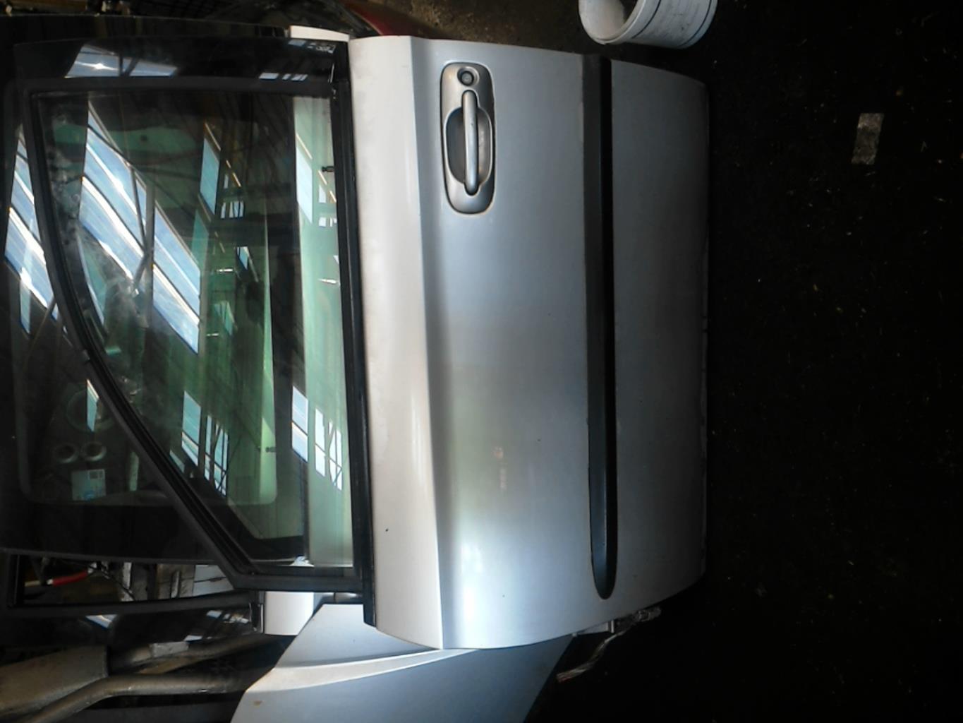 Porte avant gauche