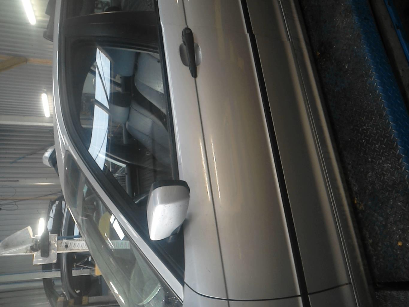 Porte avant gauche