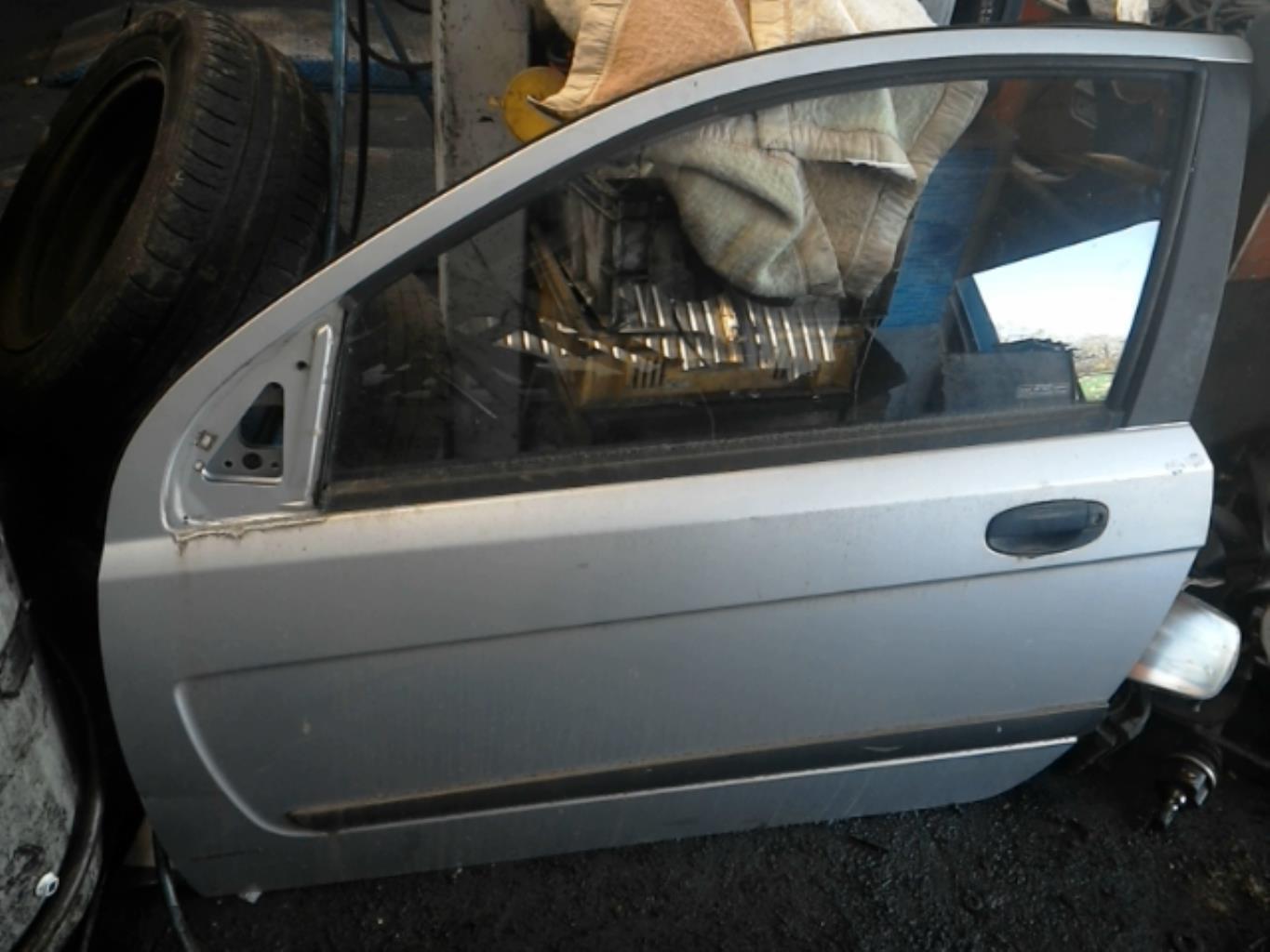 Porte avant gauche