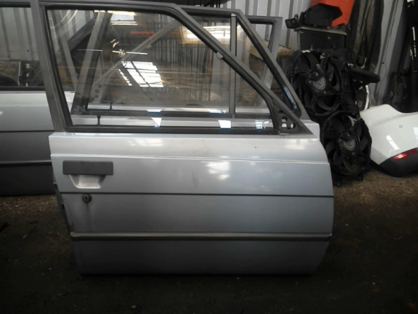 Porte avant droit