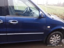 Porte avant droit