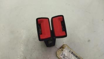 Attache ceinture arriere centrale