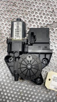 Moteur leve vitre avant droit