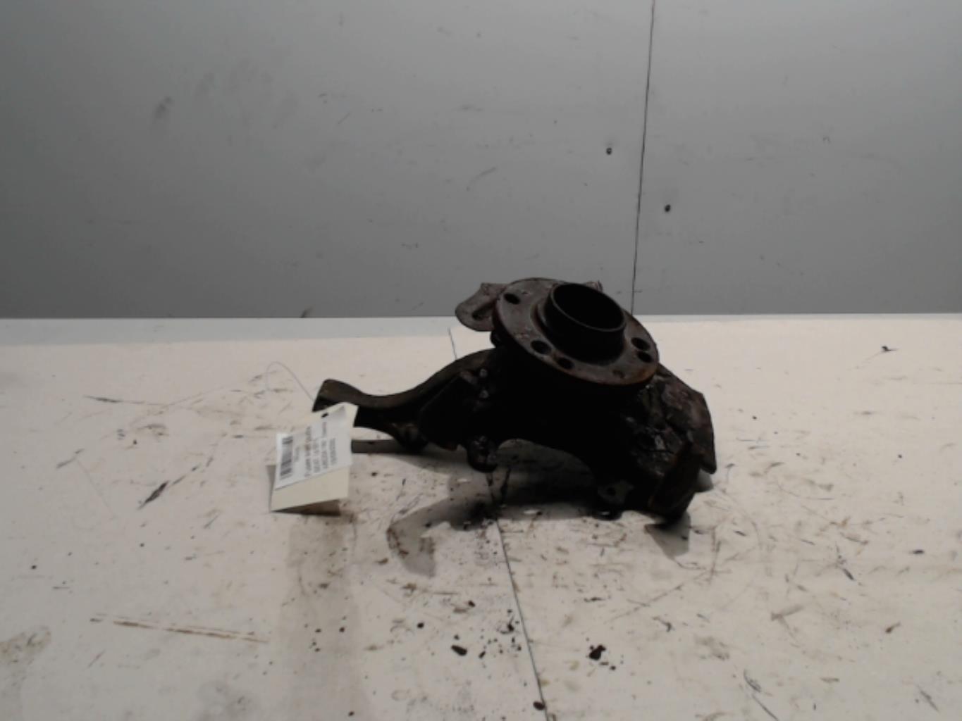 Fusee avant gauche