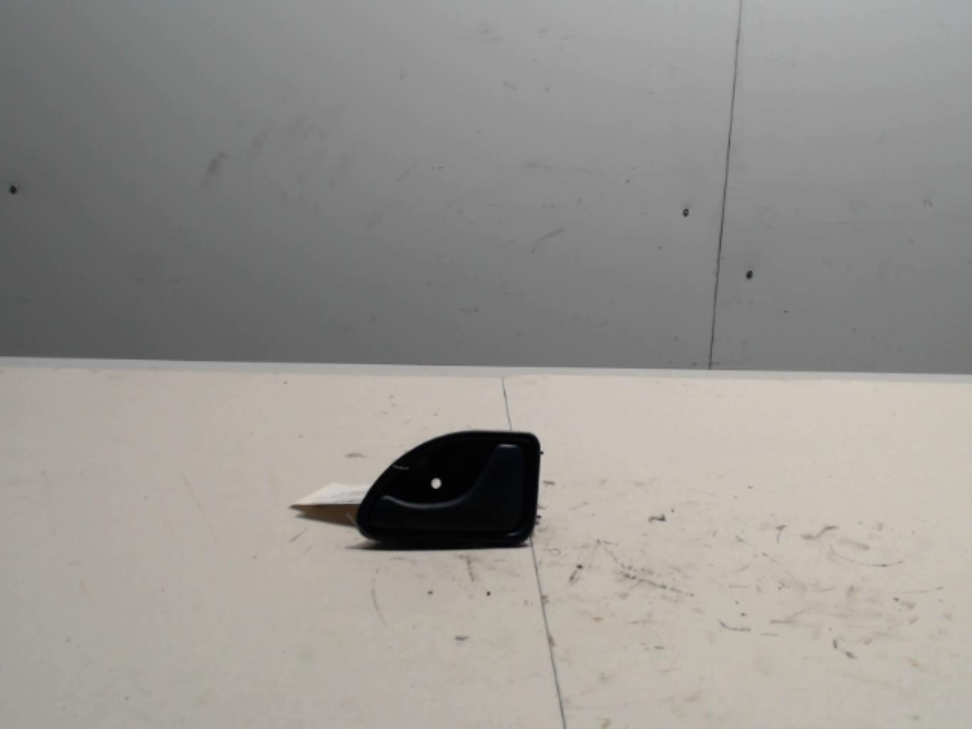 Poignee interieur avant droit