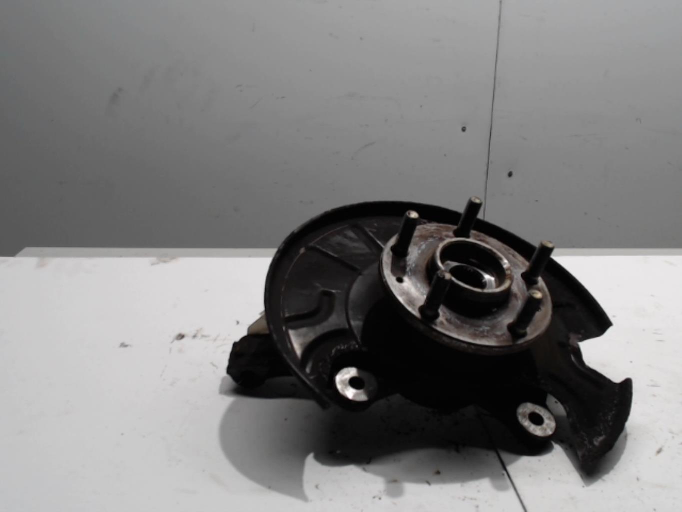 Fusee avant gauche