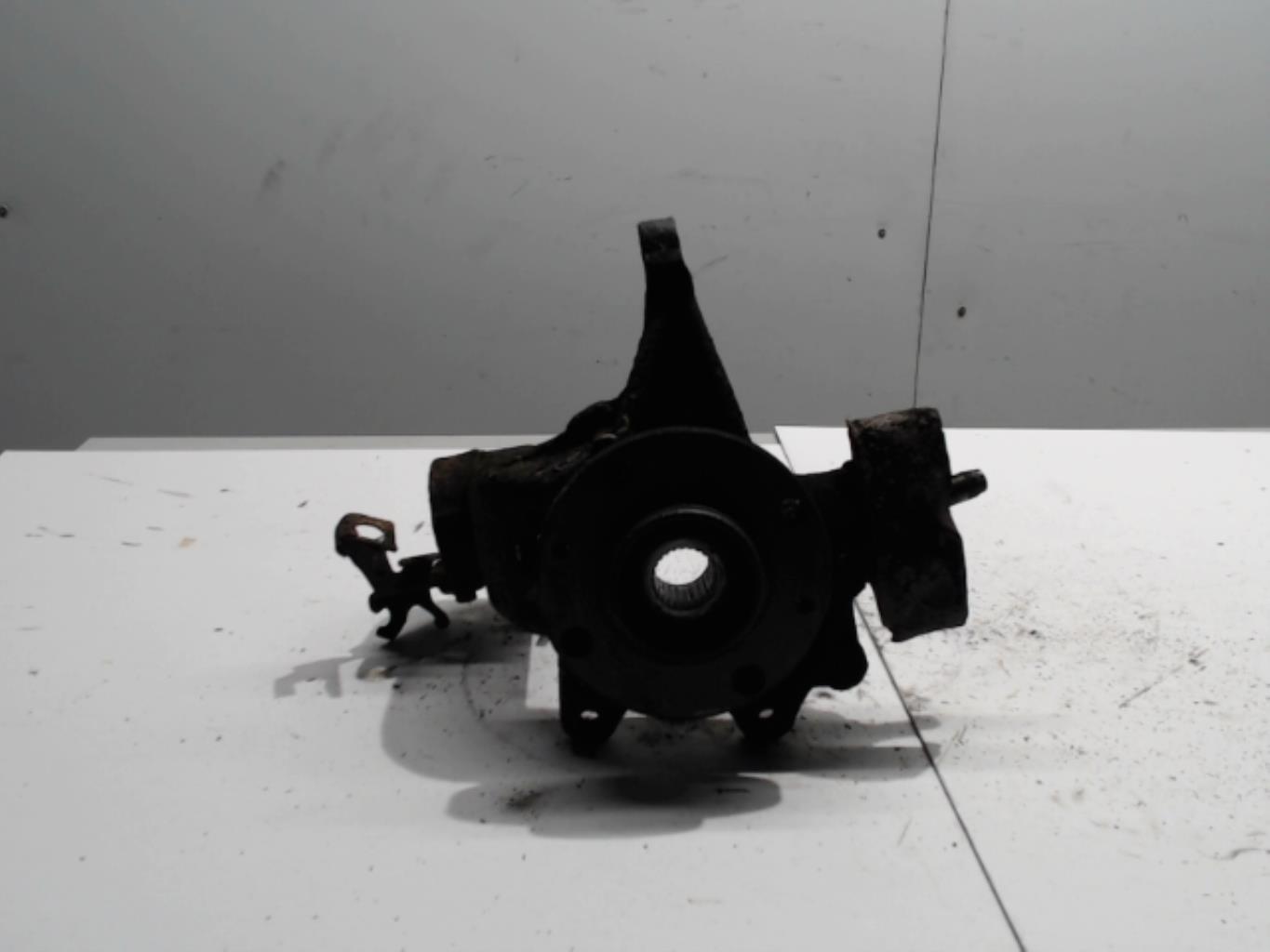 Fusee avant gauche