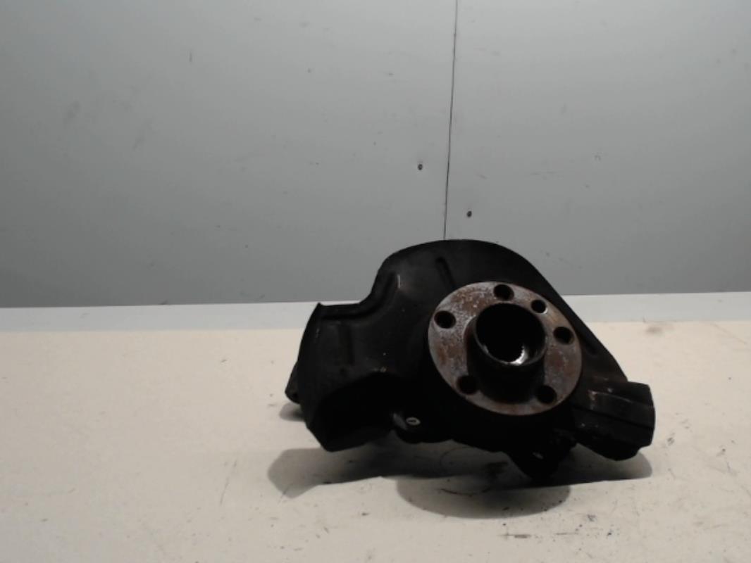 Fusee avant gauche