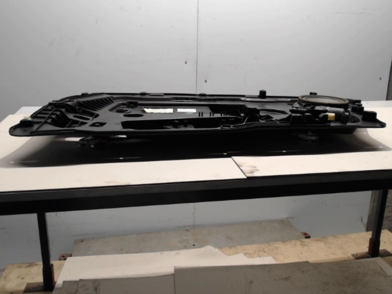 Leve vitre electrique avant droit