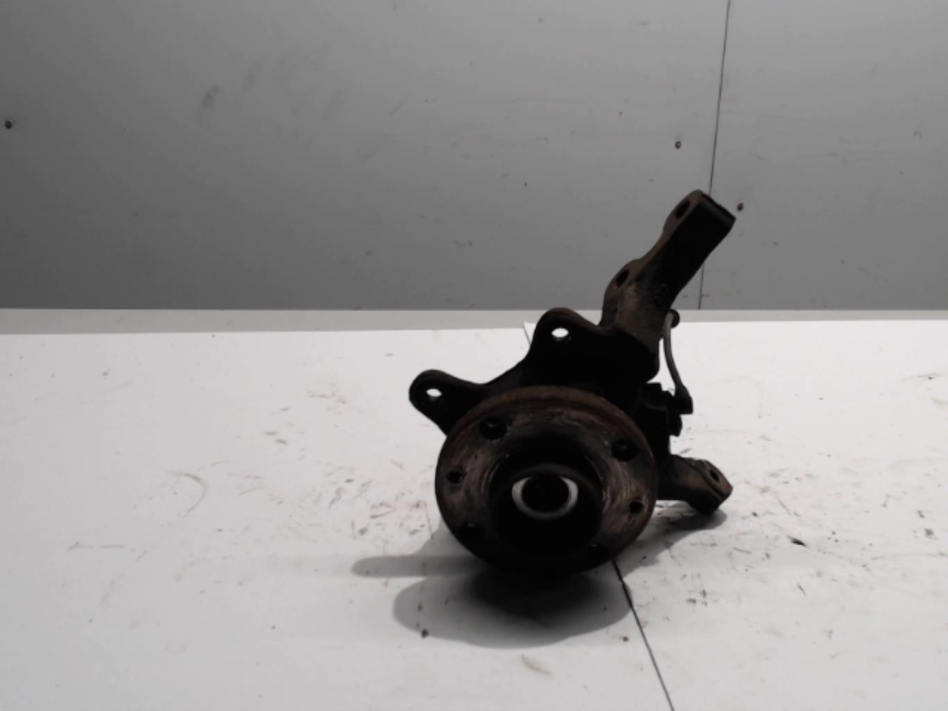 Fusee avant gauche