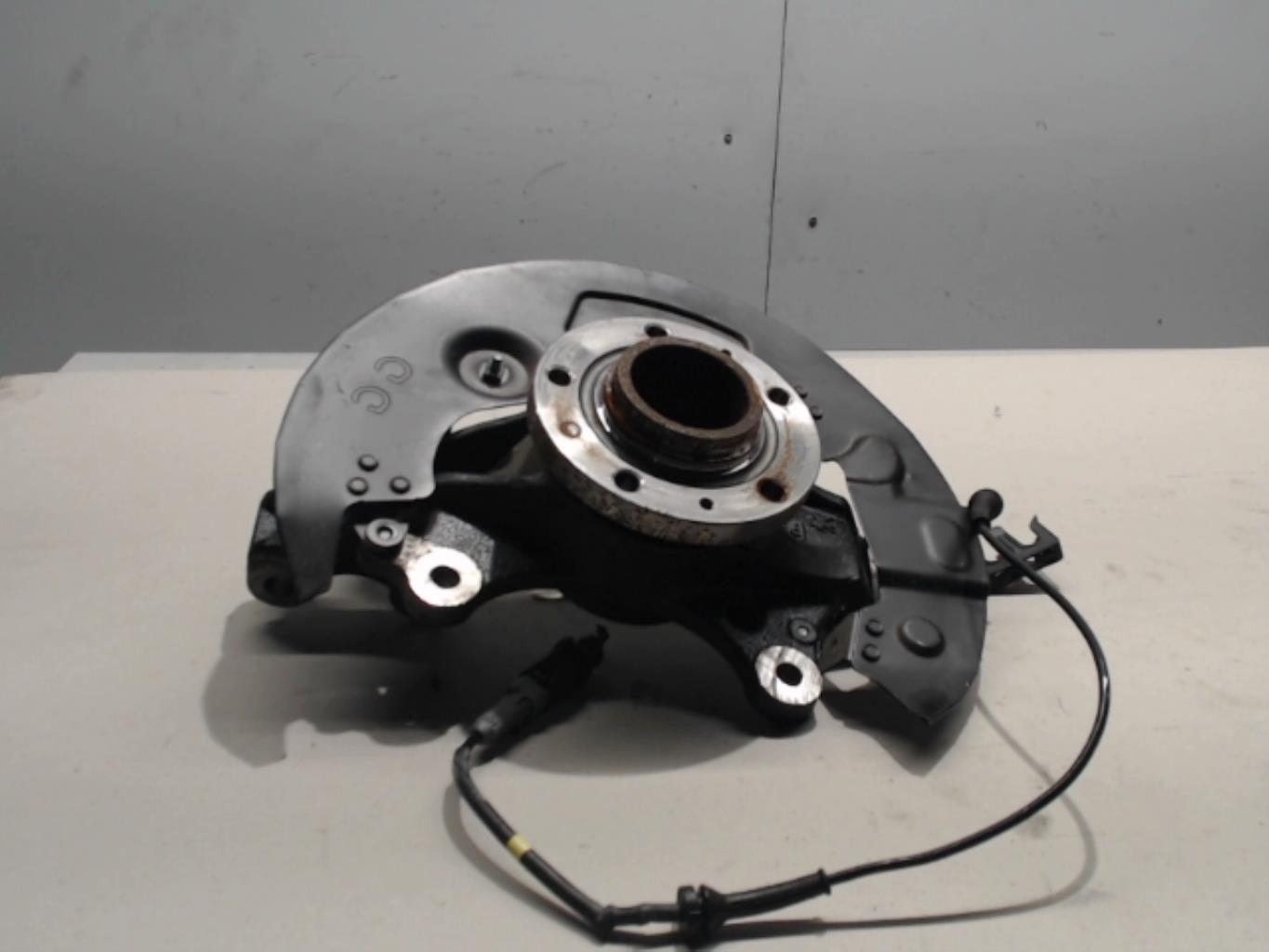 Fusee avant gauche