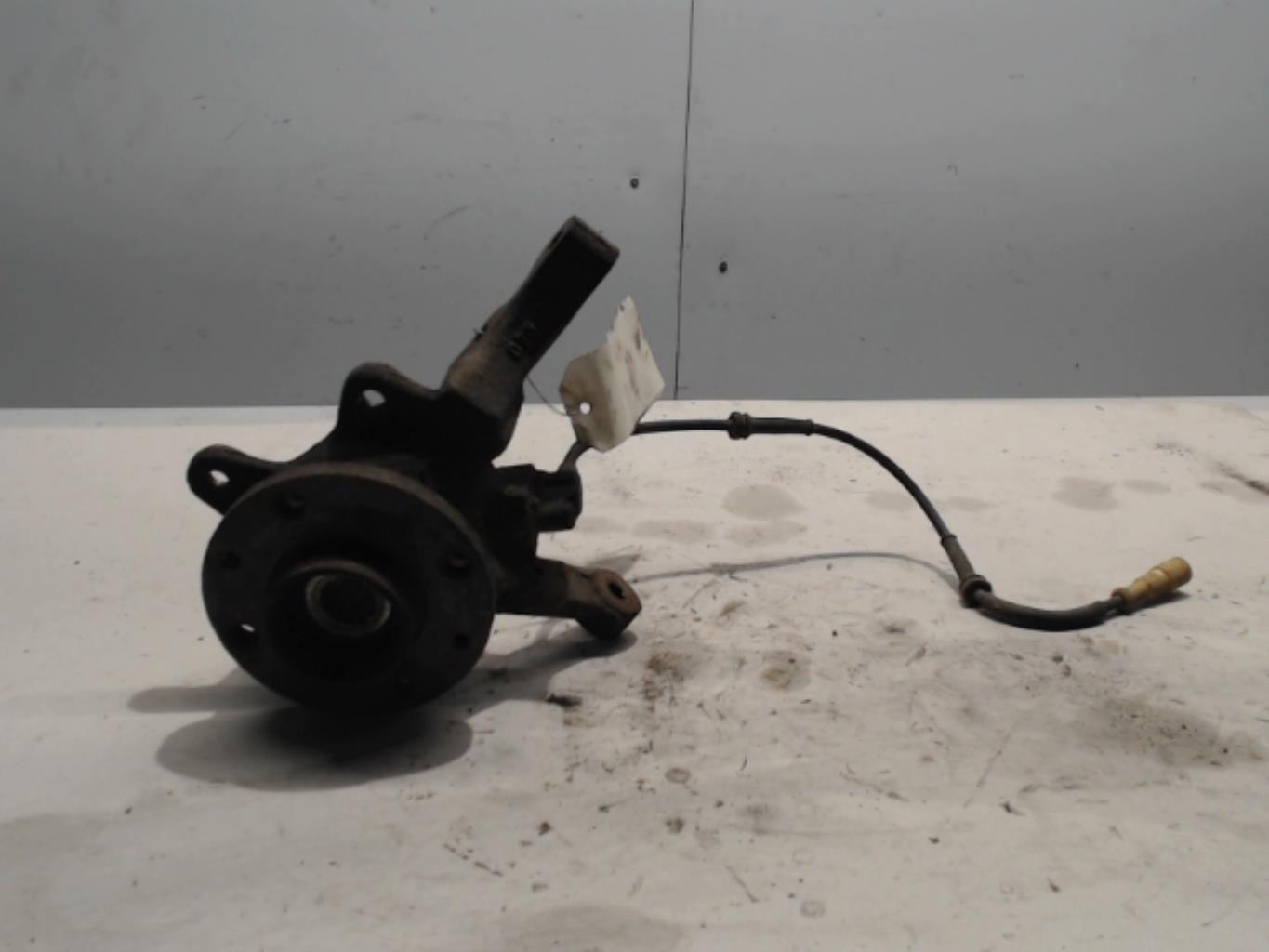 Fusee avant gauche