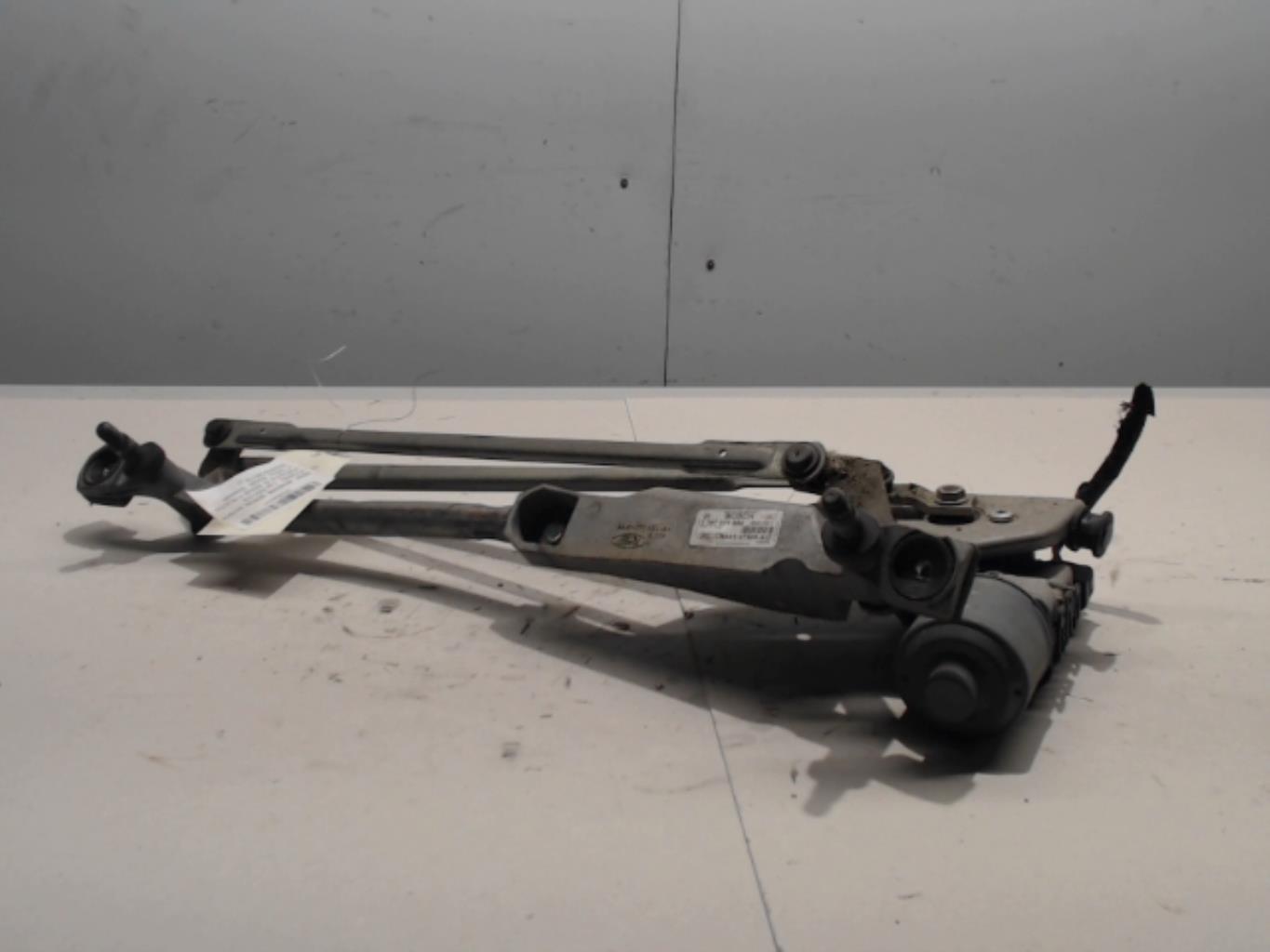 Moteur essuie glace avant