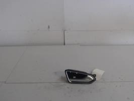 Poignee interieur avant droit