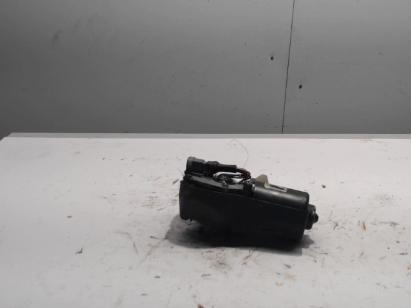 Moteur essuie glace avant