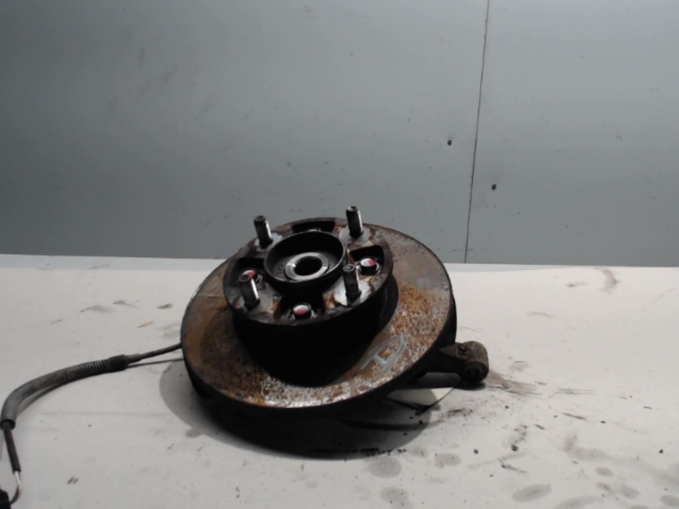 Fusee avant droit