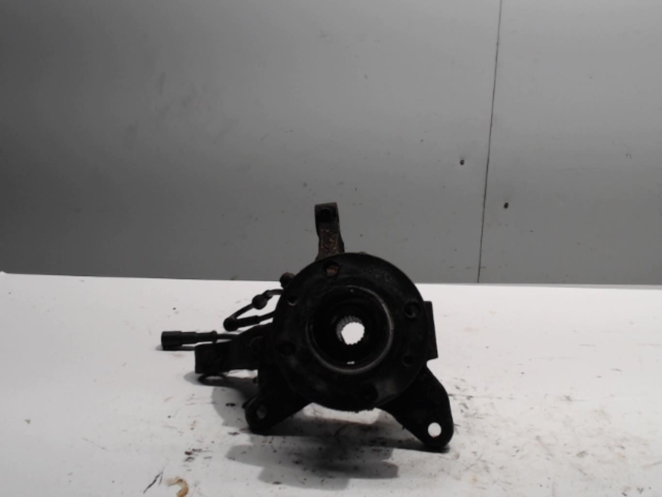 Fusee avant gauche