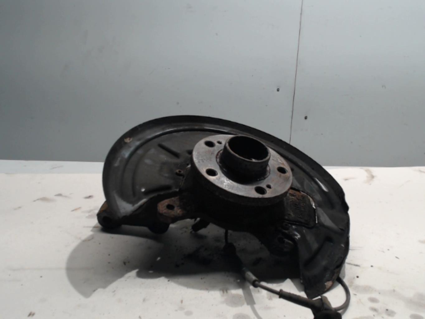 Fusee avant gauche