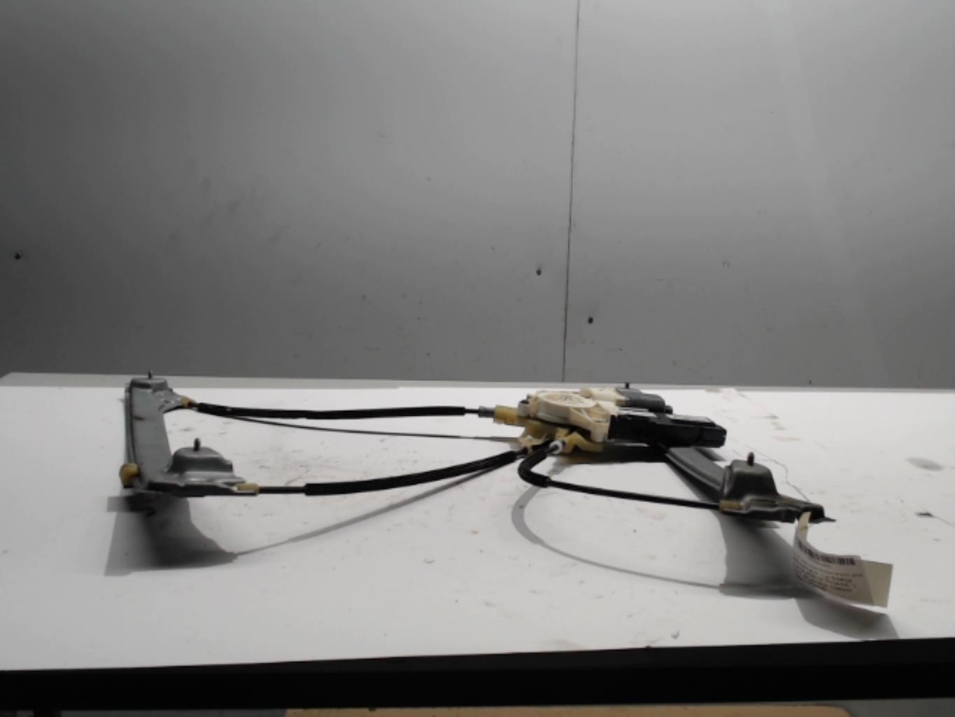 Leve vitre electrique avant droit