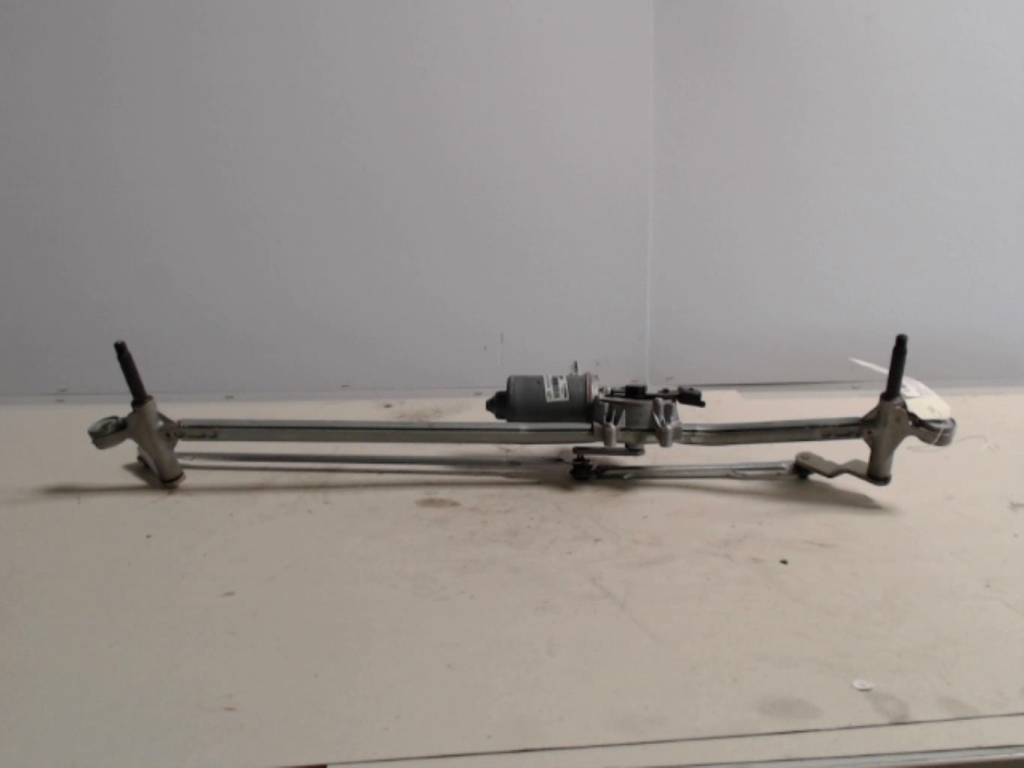 Moteur essuie glace avant