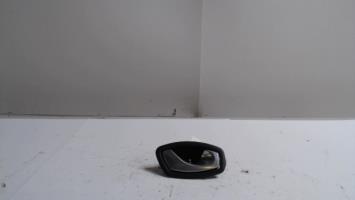 Poignee interieur avant droit
