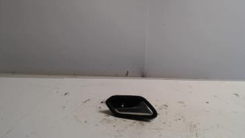 Poignee interieur avant droit